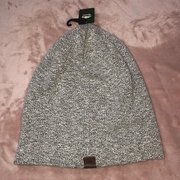 NWT Roots Grey Toque Beanie - Picture 3 of 6